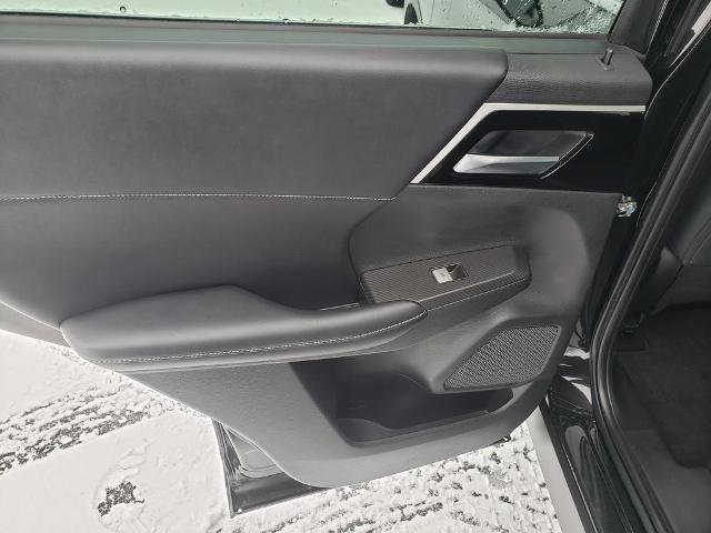 Used 2022 Mitsubishi Outlander SE image 13