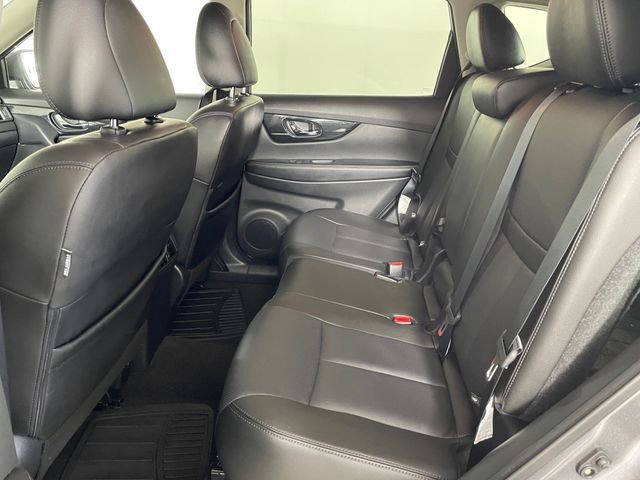 Used 2019 Nissan Rogue SL w/ Premium Package image 21