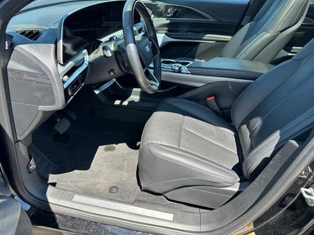 Used 2024 Cadillac Lyriq Luxury AWD/4WD image 20
