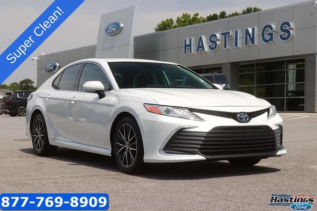 Used 2023 Toyota Camry XLE FWD image 1