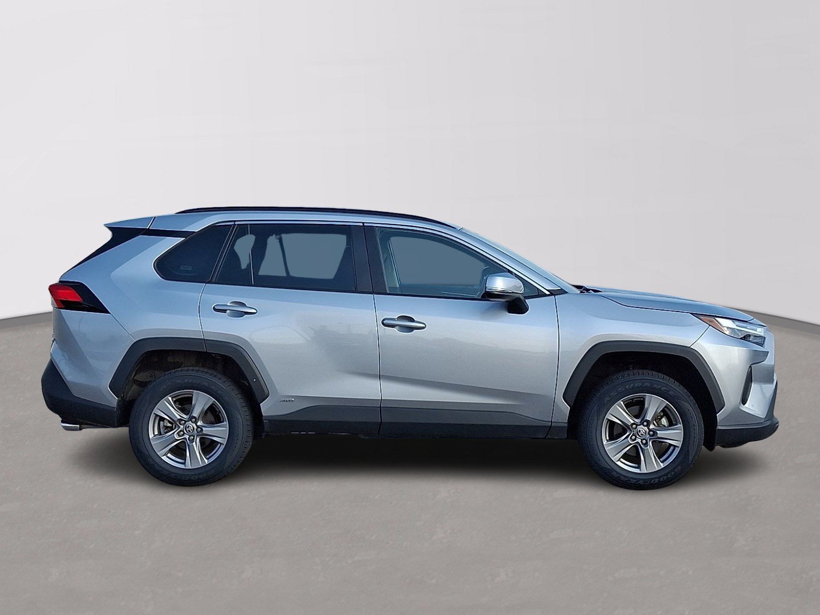 Used 2025 Toyota RAV4 XLE AWD/4WD image 7