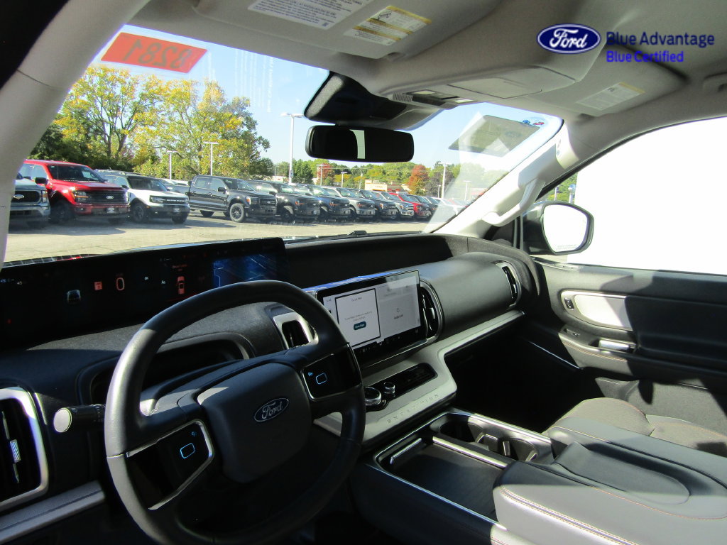 Certified 2025 Ford Expedition Active AWD/4WD image 31