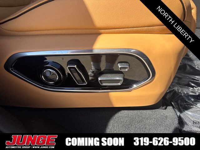Used 2024 Jeep Grand Cherokee Summit AWD/4WD image 12