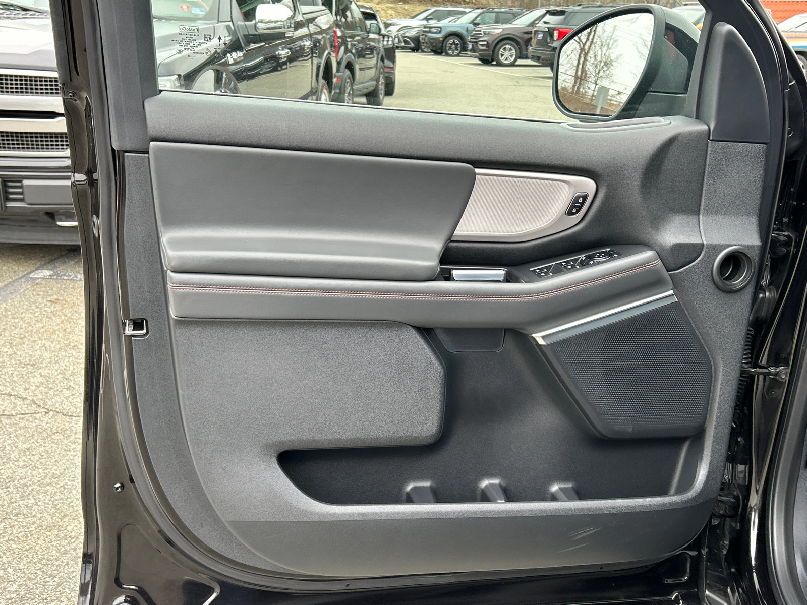 Certified 2025 Ford Expedition Active AWD/4WD image 9