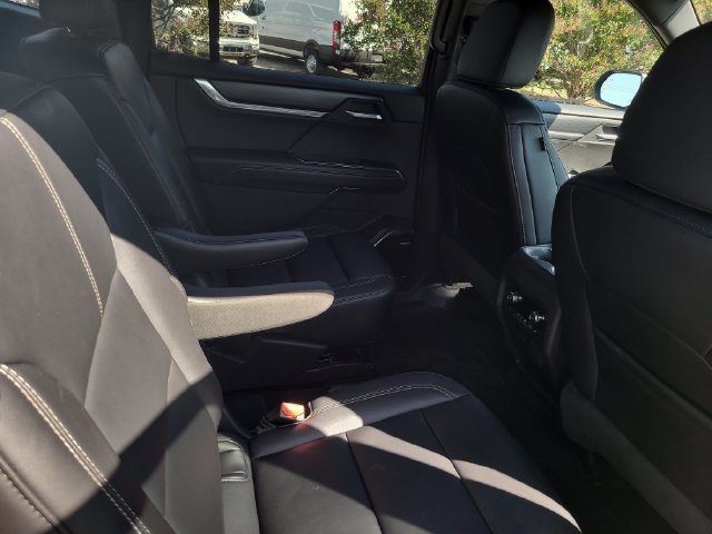 Used 2026 GMC Acadia Elevation w/ Elevation Premium Package FWD image 28