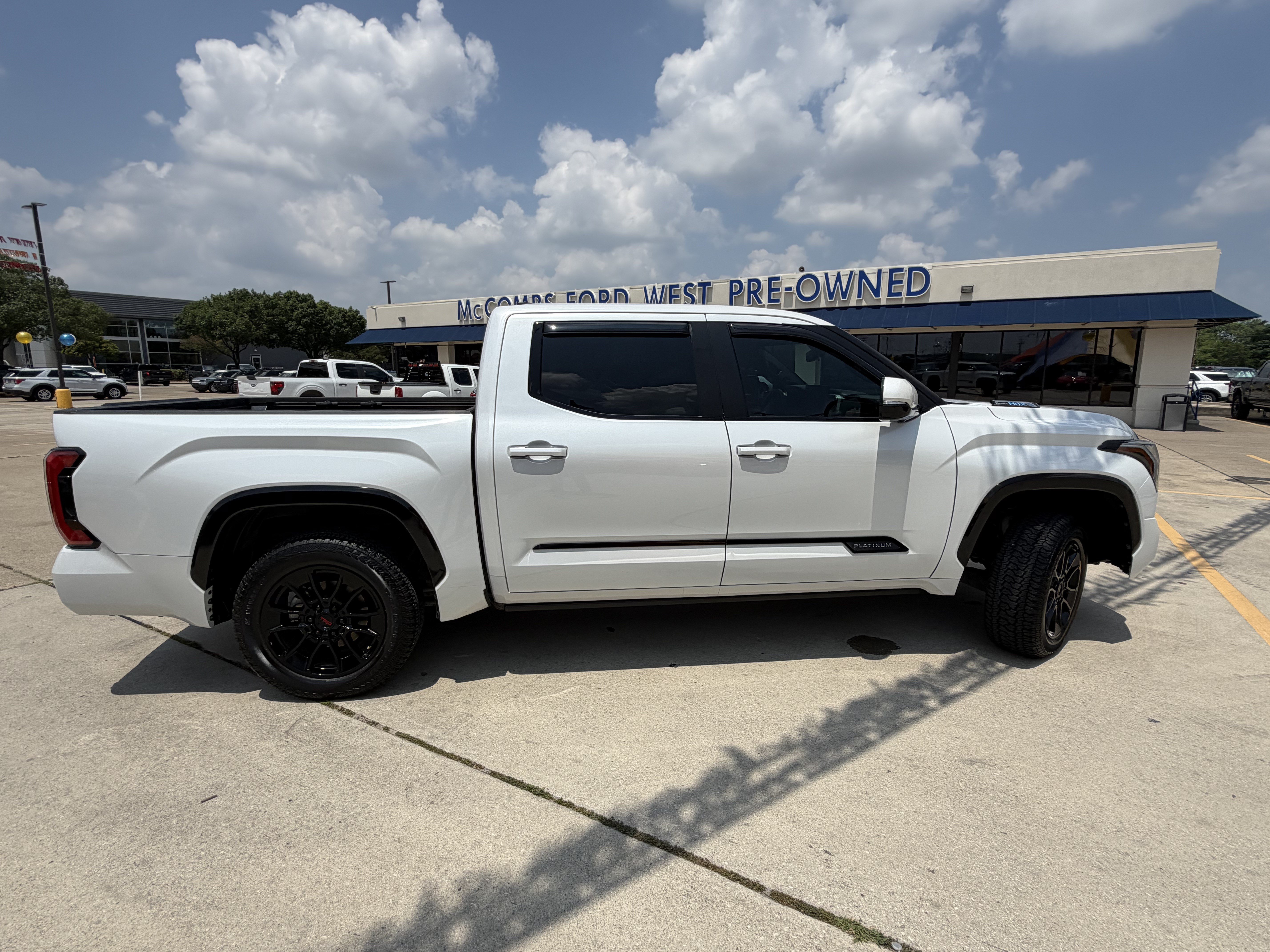 Used 2024 Toyota Tundra Platinum AWD/4WD image 4
