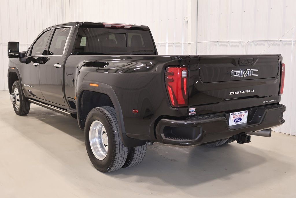 Used 2026 GMC Sierra 3500 Denali Ultimate image 3
