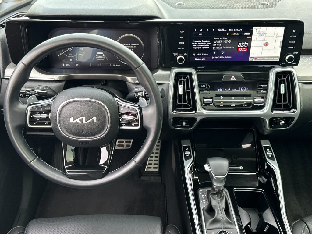 Used 2023 Kia Sorento SX AWD/4WD image 13