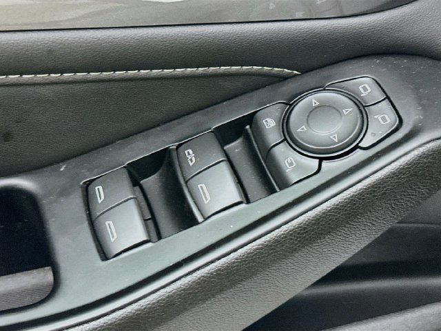 Used 2023 Chevrolet Traverse LT w/ LT Premium Package AWD/4WD image 25
