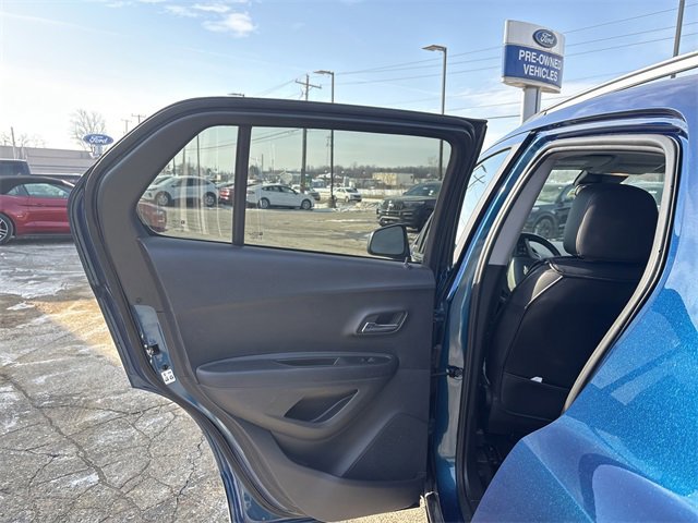 Used 2020 Chevrolet Trax LT w/ Driver Confidence Package image 13