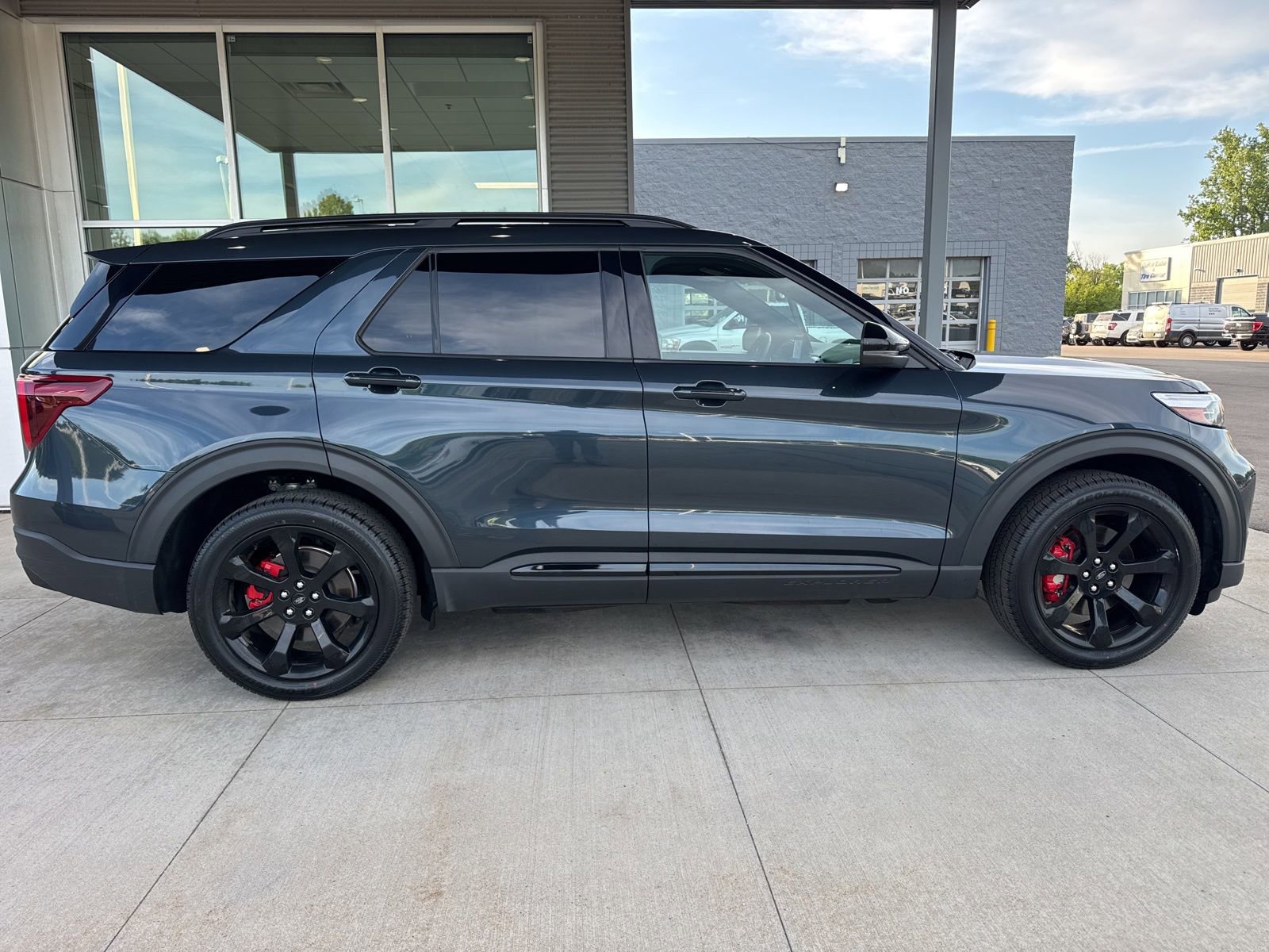 Certified 2024 Ford Explorer ST w/ Equipment Group 401A AWD/4WD image 9