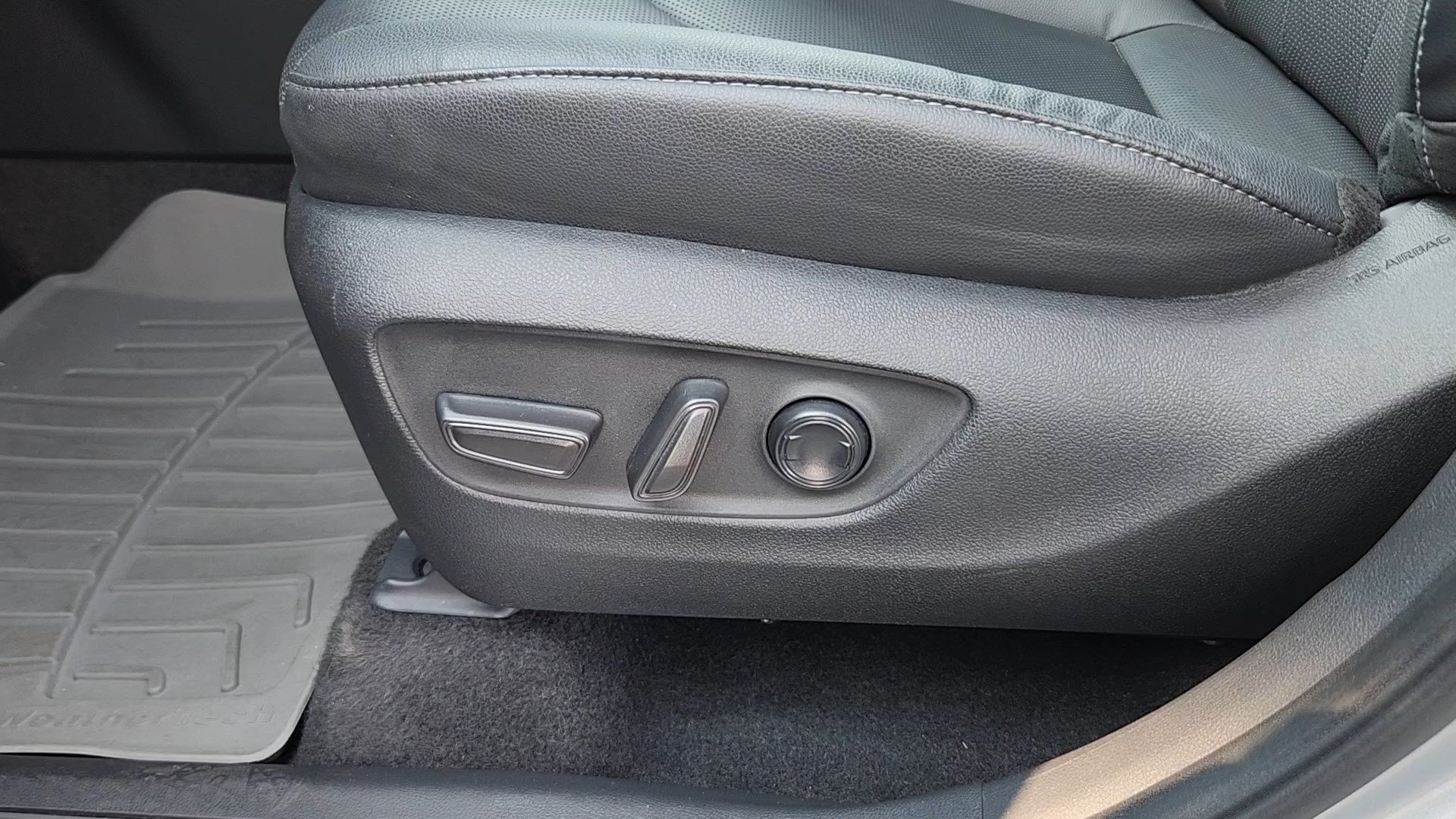 Used 2024 Toyota Grand Highlander AWD image 9