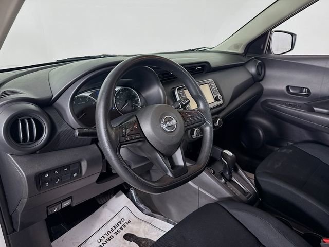 Used 2023 Nissan Kicks S image 9