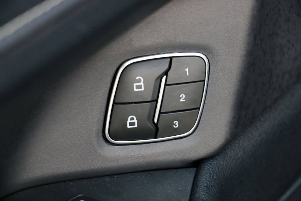 Certified 2022 Ford Expedition XLT RWD image 16
