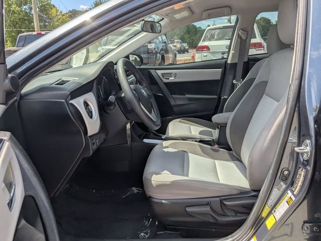 Used 2018 Toyota Corolla LE FWD image 19