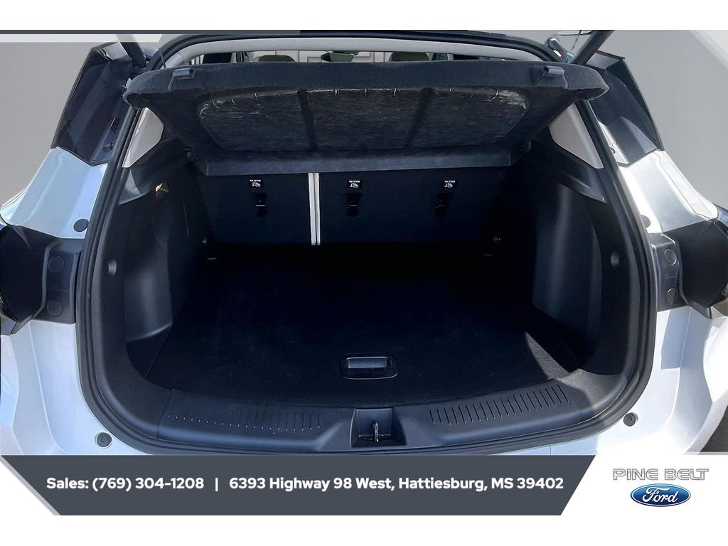 Used 2024 Buick Encore GX Avenir w/ Avenir Technology Package FWD image 21