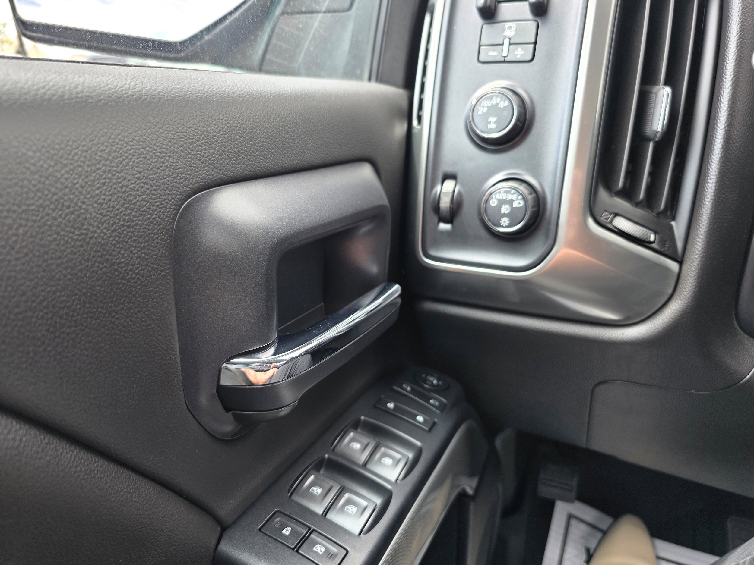 Used 2019 Chevrolet Silverado 1500 LT w/ All Star Edition AWD/4WD image 19
