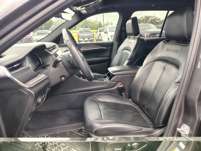 Used 2022 Jeep Grand Cherokee Overland AWD/4WD image 11