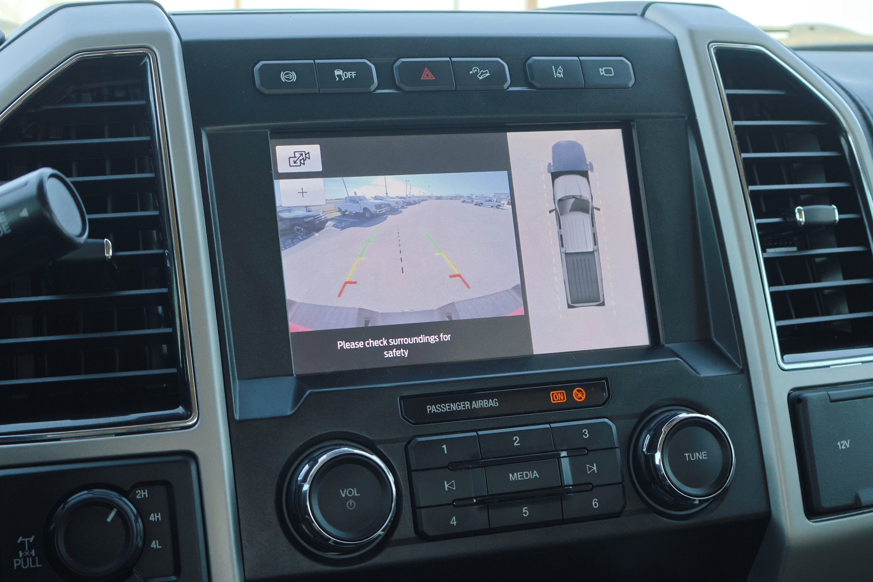 Certified 2020 Ford F350 Lariat w/ Lariat Ultimate Package image 25