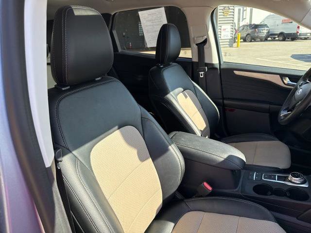Certified 2022 Ford Escape Titanium w/ Titanium Elite Package AWD/4WD image 10