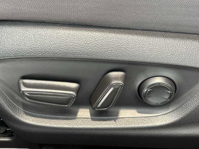Used 2024 Toyota Camry LE AWD/4WD image 32