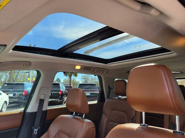 Used 2022 Nissan Pathfinder Platinum w/ Cargo Package image 25