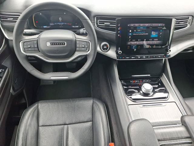Used 2024 Jeep Wagoneer Series III AWD/4WD image 27