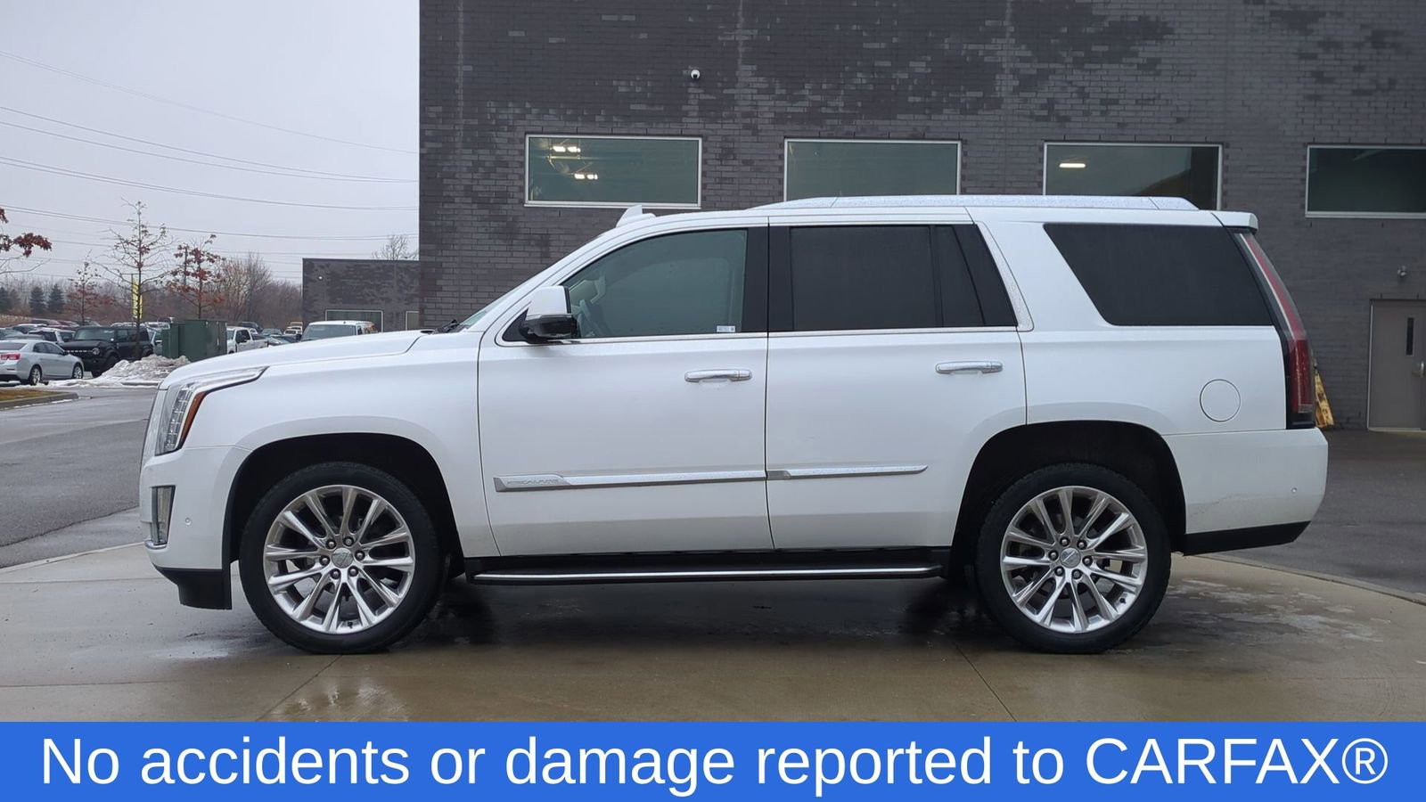 Used 2020 Cadillac Escalade Luxury image 2