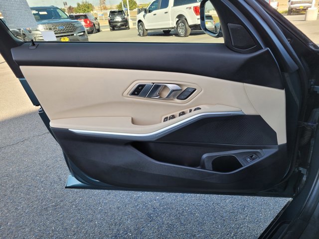 Used 2020 BMW 330i Sedan w/ Premium Package image 27