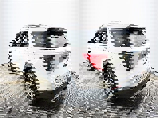 Certified 2020 Ford Explorer Platinum w/ Premium Technology Package image 5
