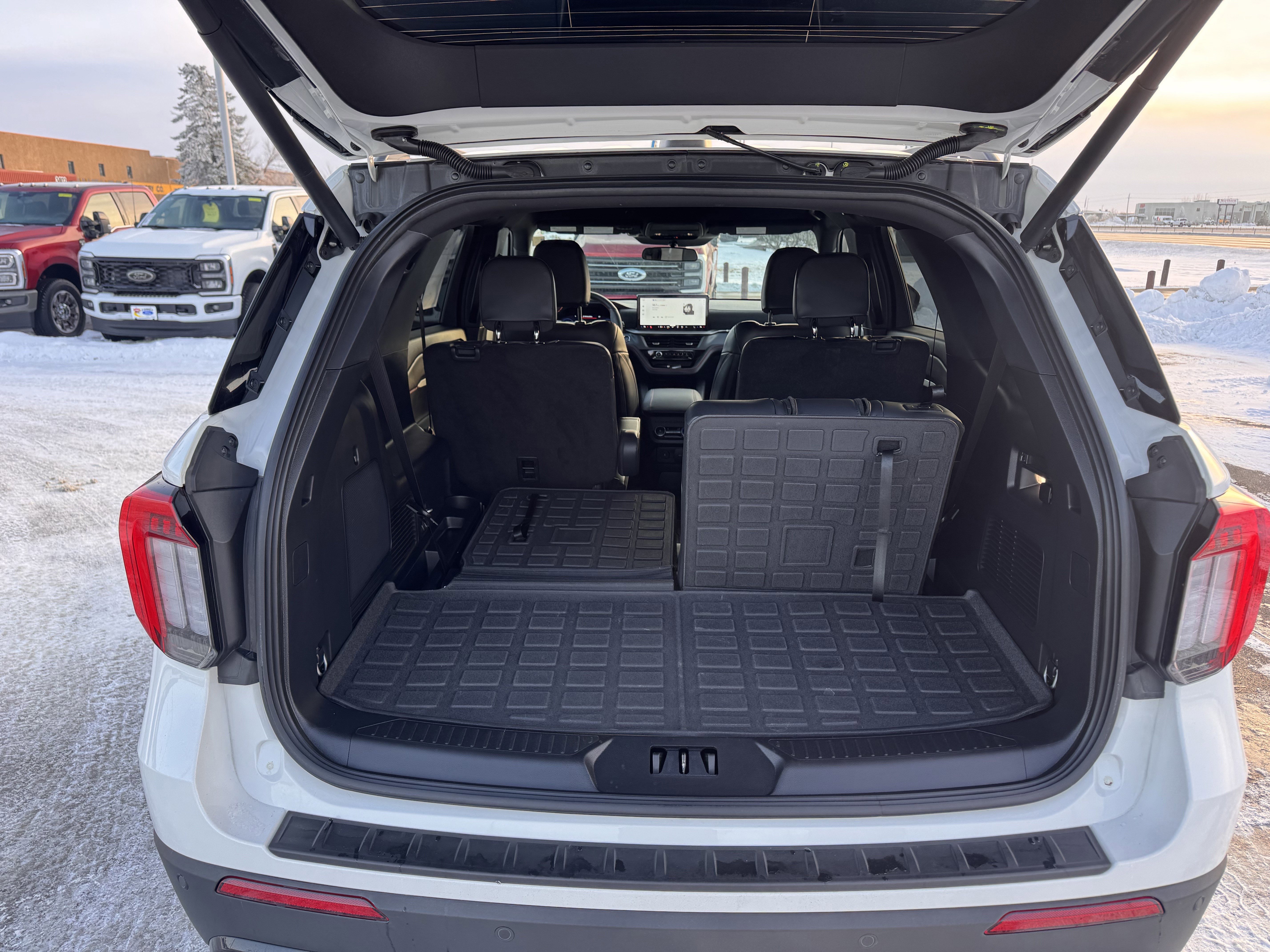 Certified 2025 Ford Explorer ST-Line image 22