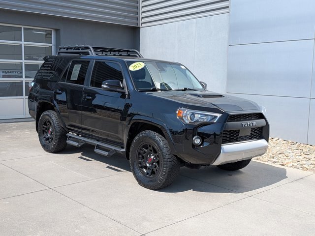 Used 2023 Toyota 4Runner TRD Off-Road Premium w/ Moonroof Package AWD/4WD image 2