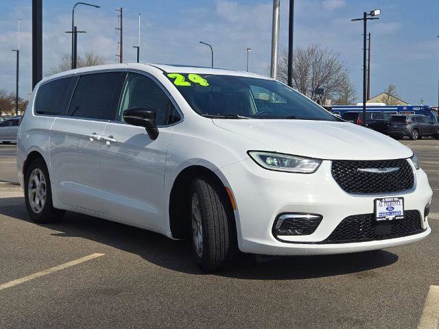 Used 2024 Chrysler Pacifica Limited FWD image 5