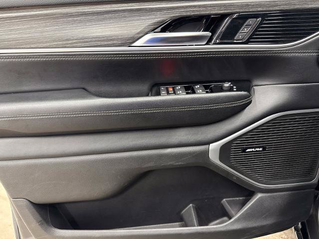 Used 2023 Jeep Wagoneer L Series II AWD/4WD image 13