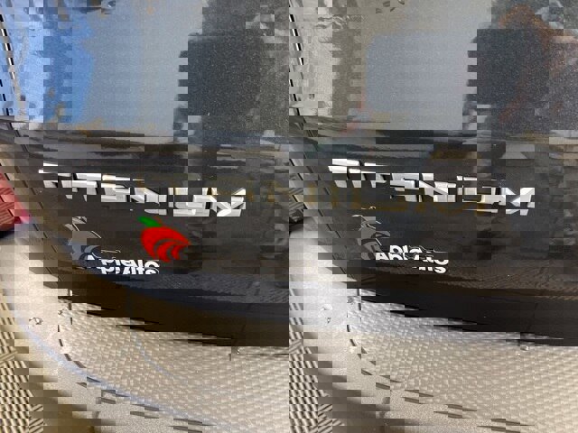 Certified 2022 Ford Escape Titanium w/ Class II Trailer Tow Package image 11