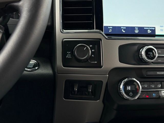 Certified 2022 Ford F350 Lariat w/ Black Appearance Package image 29