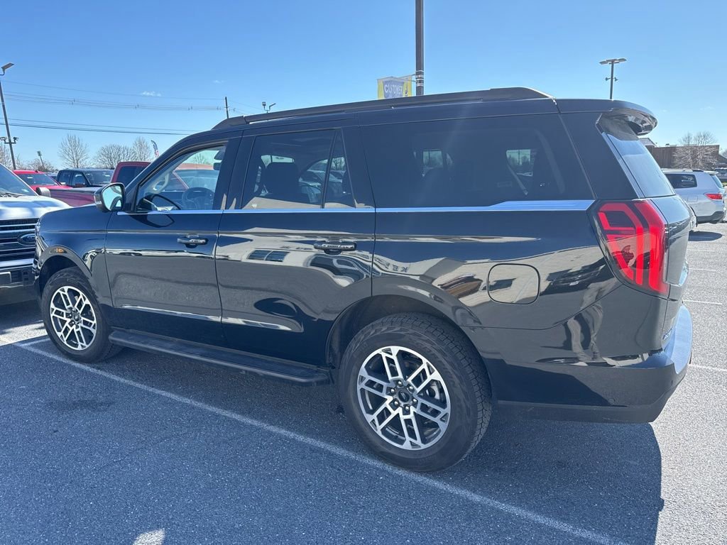 Certified 2025 Ford Expedition Active image 2