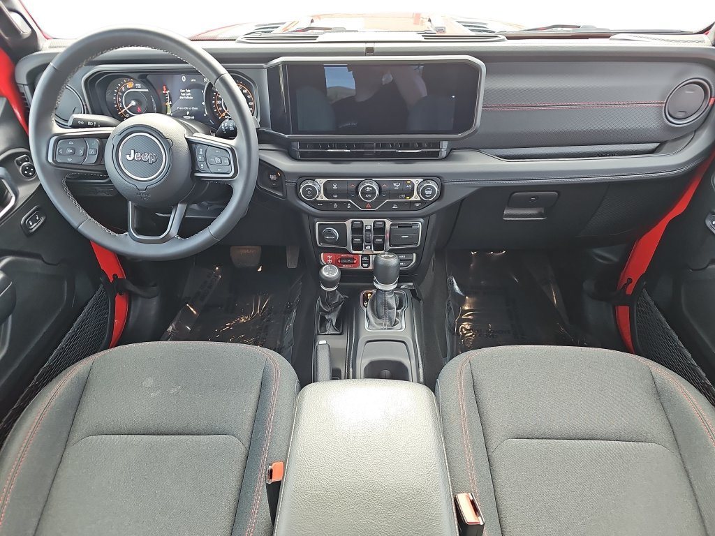 Used 2025 Jeep Wrangler Unlimited Rubicon AWD/4WD image 9