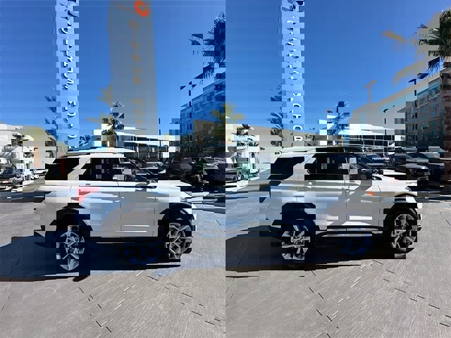 Certified 2022 Ford Explorer Platinum w/ Technology Package image 6