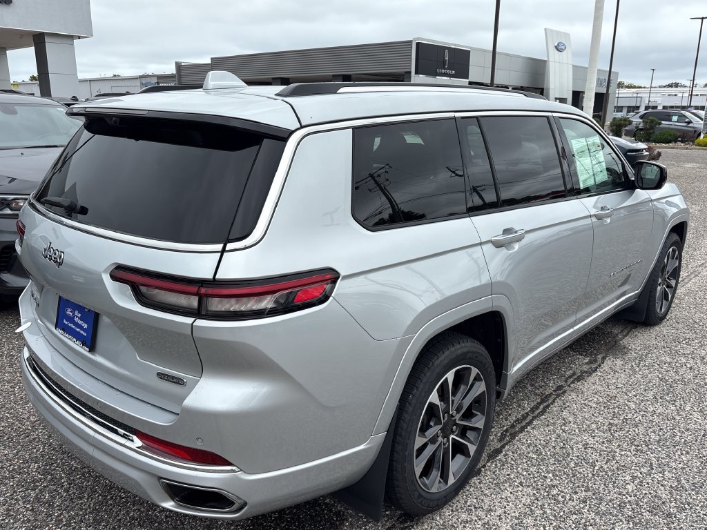 Used 2022 Jeep Grand Cherokee L Overland w/ Advanced Protech Group III AWD/4WD image 28