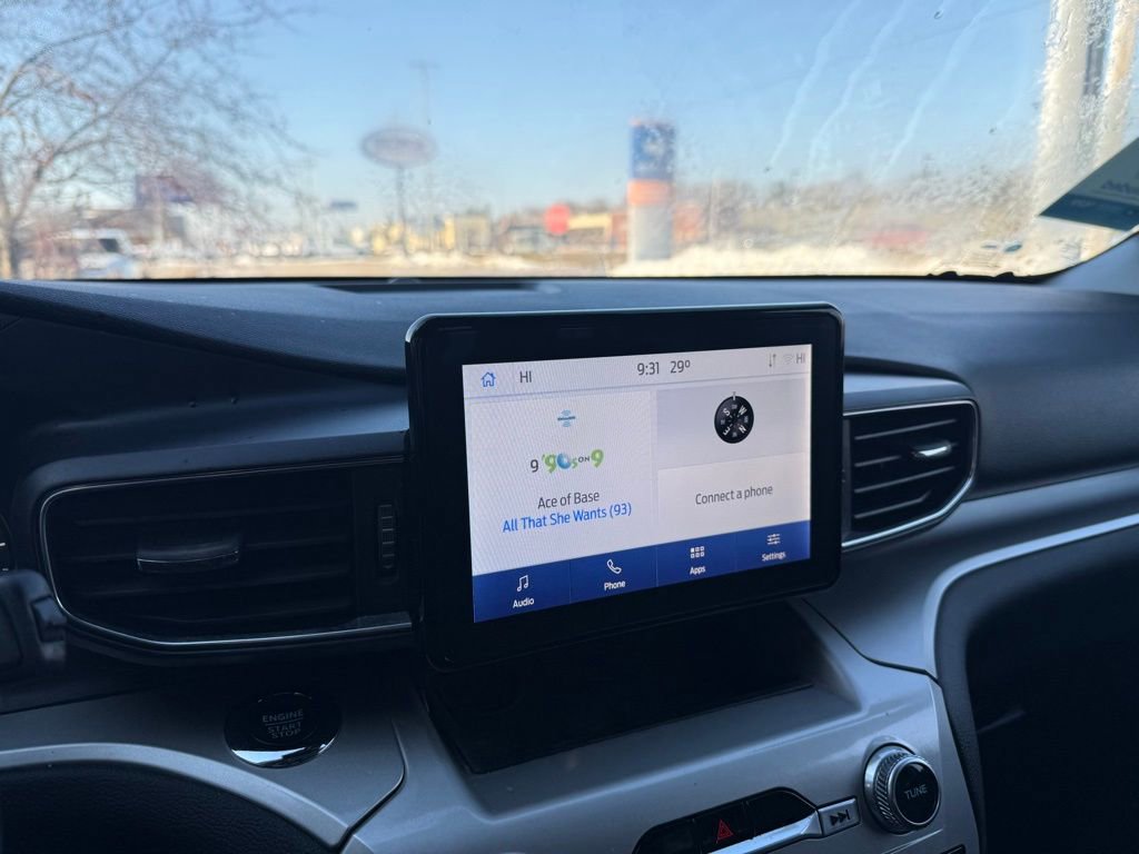 Certified 2022 Ford Explorer XLT w/ Equipment Group 202A image 7