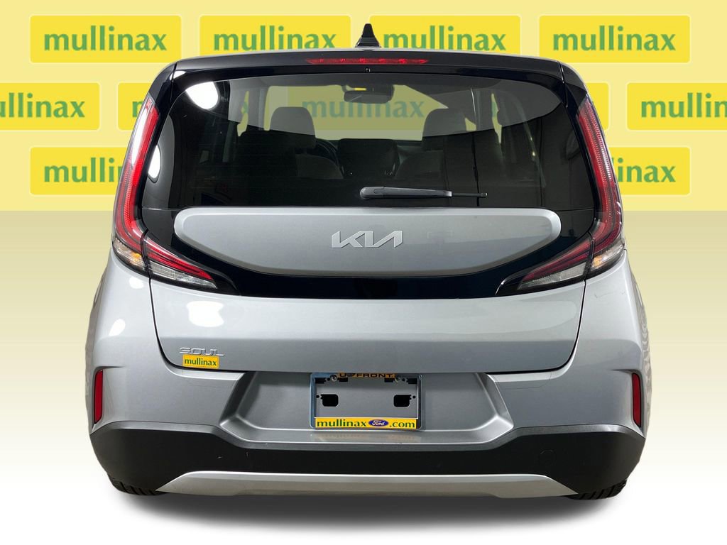 Used 2023 Kia Soul LX w/ LX Technology Package image 4