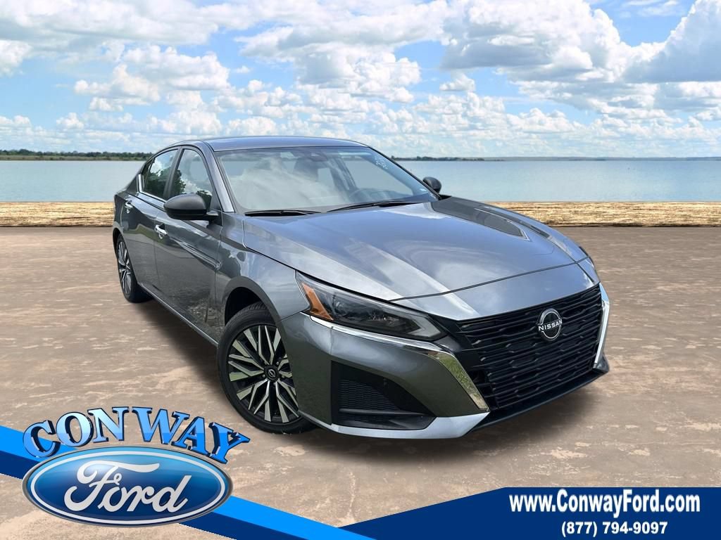 Used 2024 Nissan Altima 2.5 SV