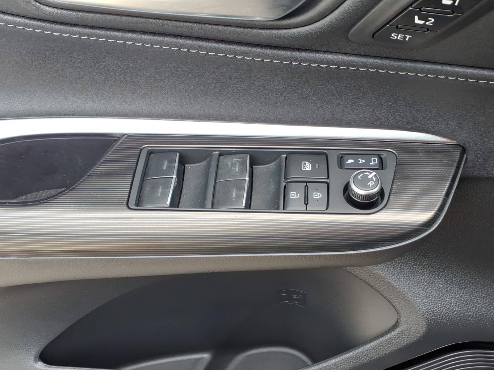 Used 2024 Toyota Venza Nightshade AWD/4WD image 23