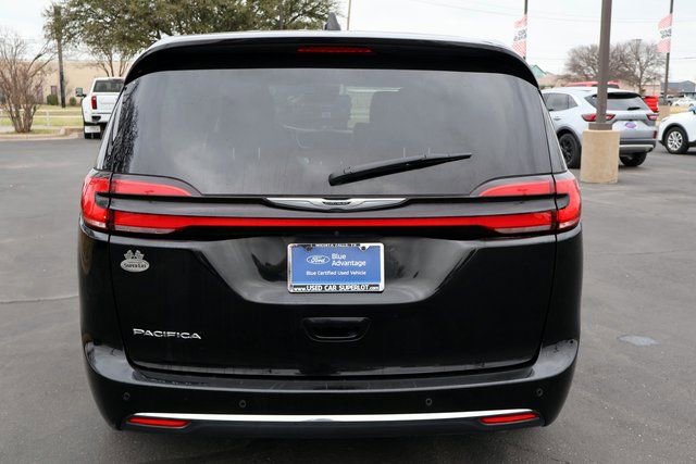 Used 2024 Chrysler Pacifica Touring-L image 13
