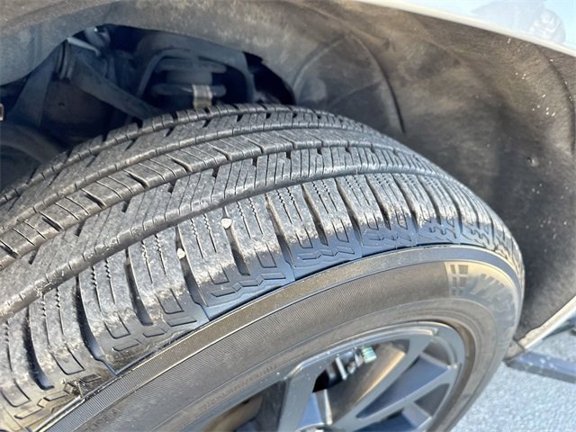 Used 2020 Chevrolet Colorado LT w/ Colorado RST Special Edition image 38