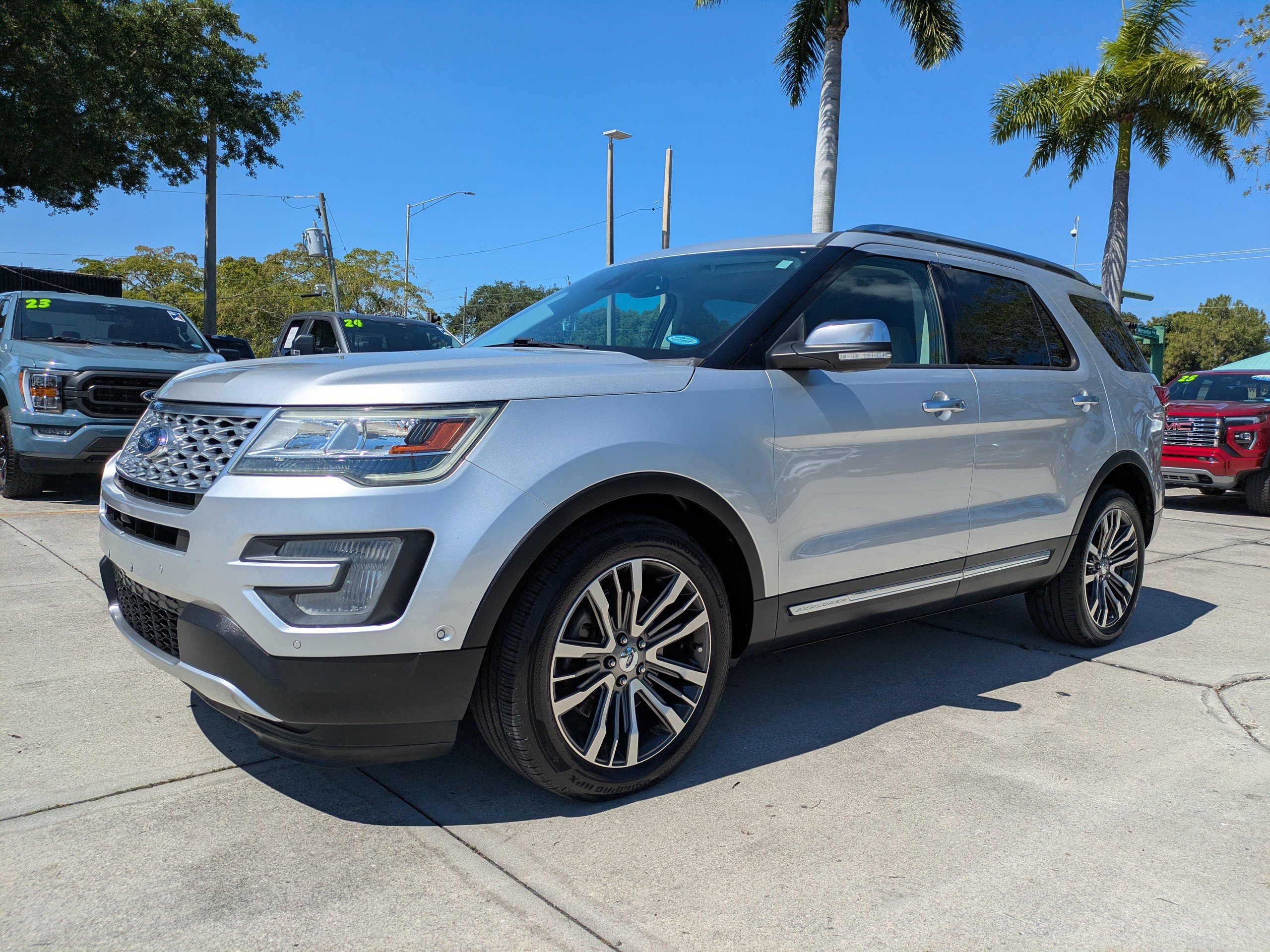 Certified 2017 Ford Explorer Platinum AWD/4WD image 7