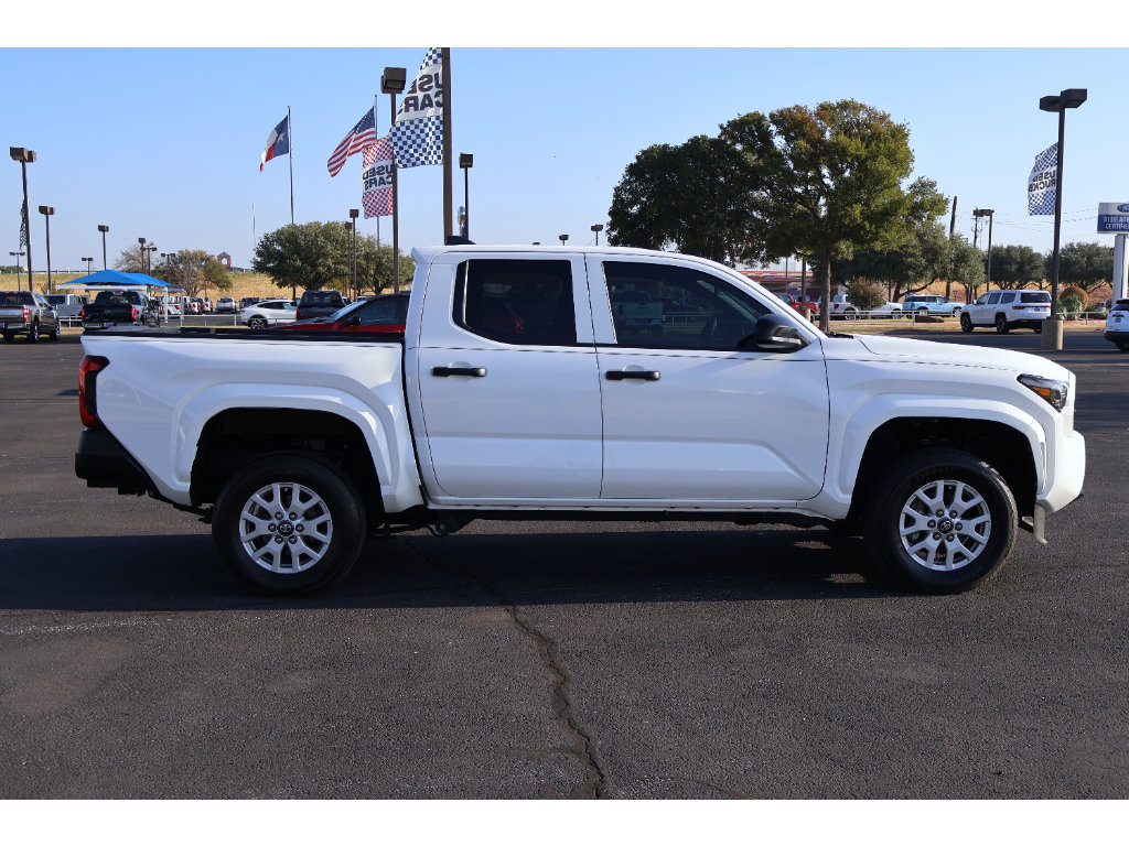 Used 2024 Toyota Tacoma SR RWD image 9