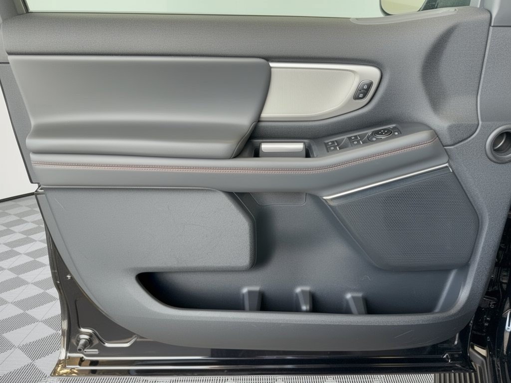 Certified 2025 Ford Expedition Active AWD/4WD image 14
