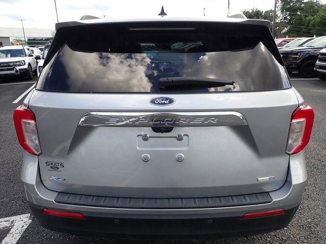 Certified 2022 Ford Explorer XLT image 3